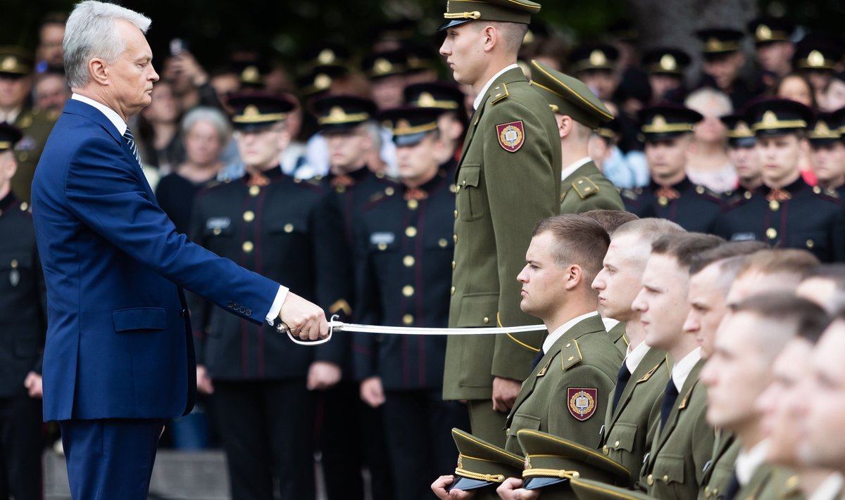 FOTO. Pirmojo karininko laipsnio suteikimo ceremonija