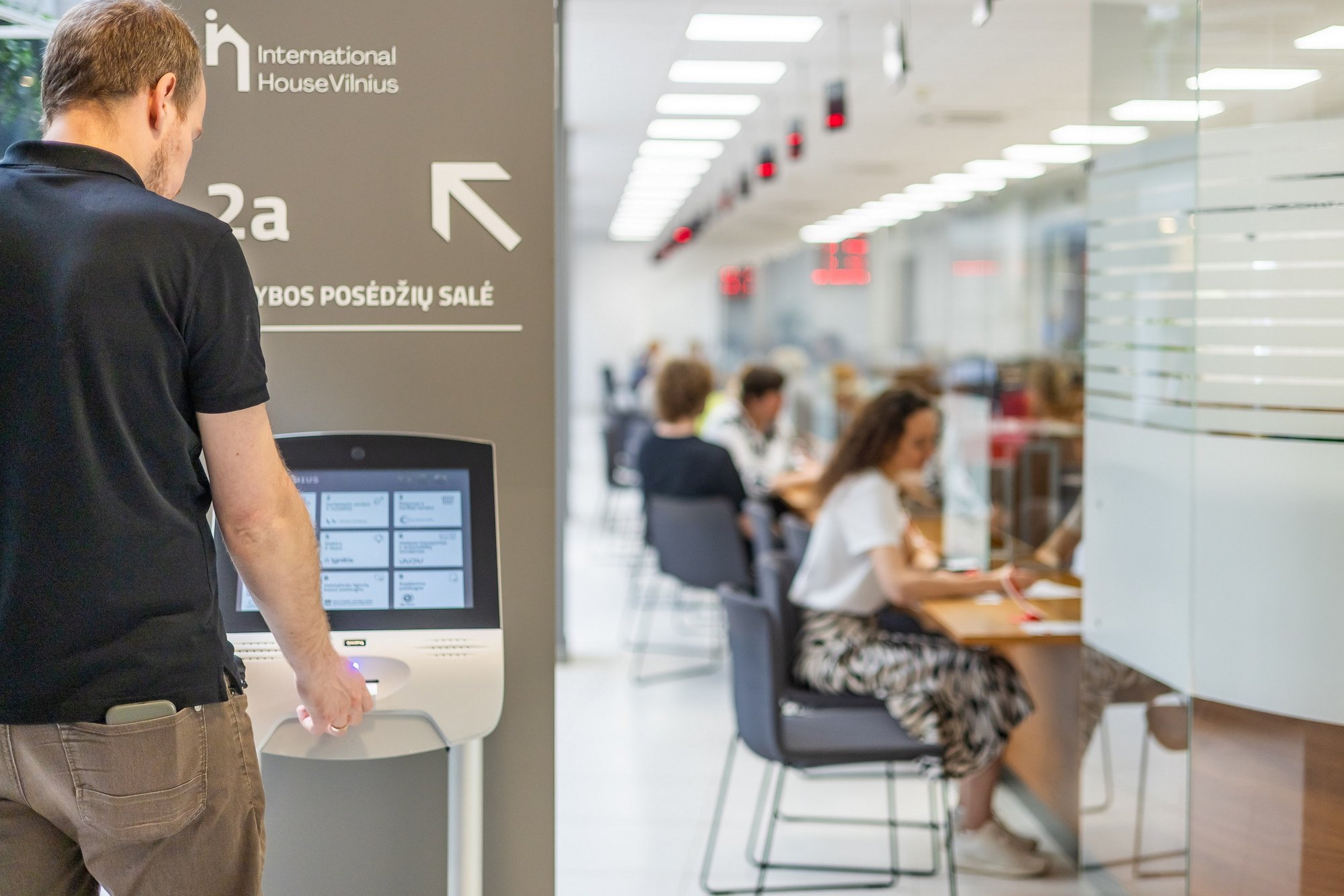 Vilnius reduces Russian-language services, boosts Lithuanian learning