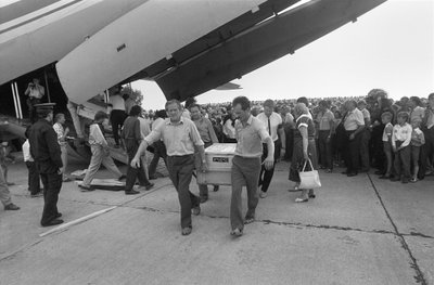 Tremtinių palaikai iš Sibiro atskraidinti į Lietuvą, 1989 m. liepos 28 d., Kėdainių karinis aerodromas