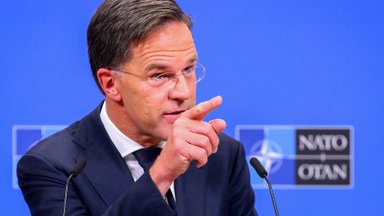 Ar Markas Rutte tikrai pagrasino išmesti JAV iš NATO?