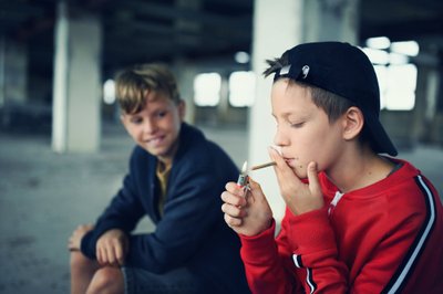 Tarp Lietuvos vaikų ir paauglių labai paplitęs tabako ir elektroninių cigarečių vartojimas.