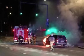 В Вильнюсе на перекрестке загорелся автомобиль — водитель скрылся