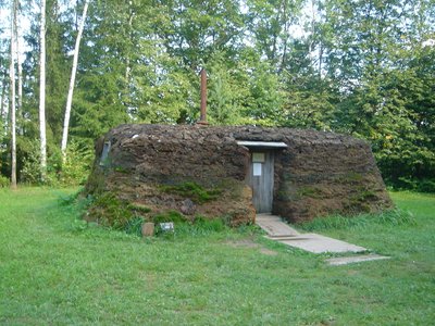 1989 m. rugsėjo 14 d. Vilniuje surengta fotografijos paroda „Lietuva tremtyje“. Stende pažymėtos lagerių zonos, kur buvo tremiami lietuviai.