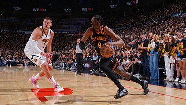 NBA pusfinalių starte fenomenalus Jokičius apvogė „Thunder“, o čempionai krito prieš „Knicks“