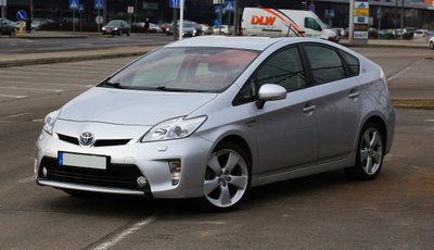 Hibridinis "Toyota Prius"