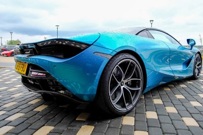 "McLaren 720S Spyder"