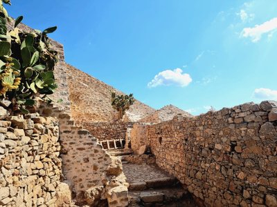 Kornelijos kelionė į Spinalongos salą