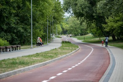 Naujas pėsčiųjų ir dviračių takas Antakalnyje