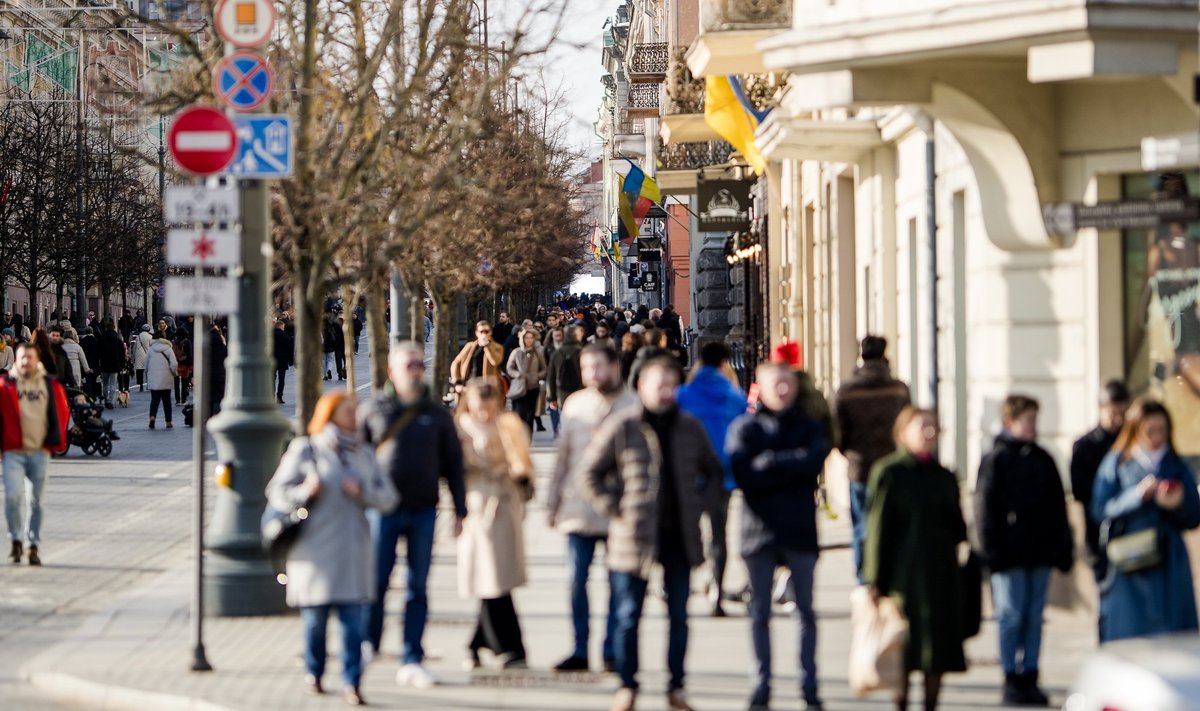 Gyventojai mėgaujasi pirmuoju pavasario savaitgaliu