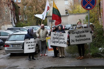 Piketas prie Kauno socialinių paslaugų centro