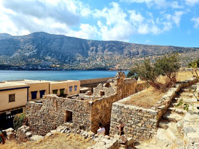 Kornelijos kelionė į Spinalongos salą