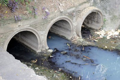 Manoma, kad iki 2030 m. drabužių pramonės išmetamų teršalų kiekis pasaulyje padidės 50 proc.