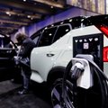 „Volvo“ atsisako plano iki 2030 m. pardavinėti tik elektromobilius