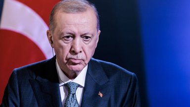 Telefonu su Putinu pasikalbėjęs Erdoganas įvardijo pagrindinę sąlygą deryboms