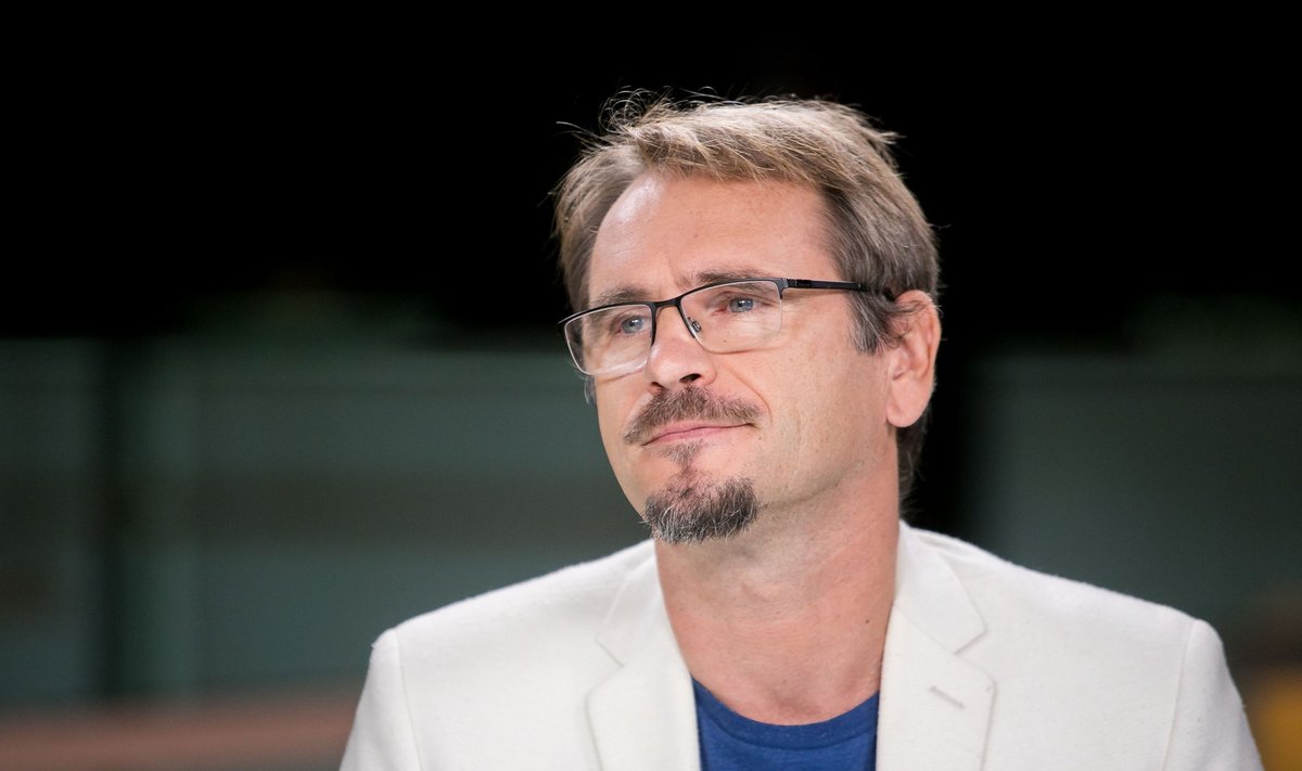 Namie užsidaręs Marijonas Mikutavičius siunčia griežtą žinią: turime laikytis disciplinos - Delfi veidai