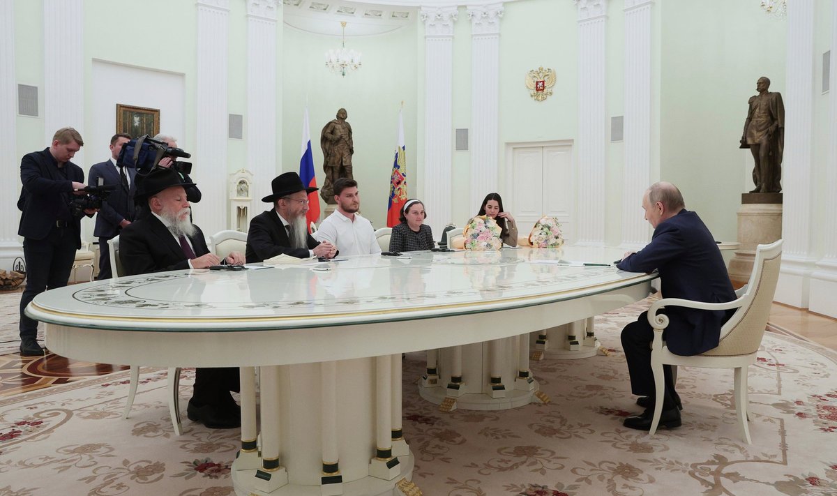 Vladimiras Putinas paragino įkaitą padėkoti jį pagrobusiam „Hamas“