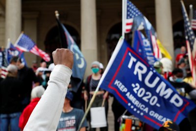 Donaldui Trumpui pralaimėjus rinkimus, rėmėjai rinkosi į protestus visoje JAV. Vašingtonas, 2020 m. lapkričio 8 d. 