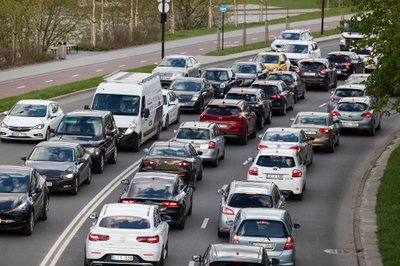 Lietuvos lengvųjų keleivinių transporto priemonių parko amžiaus vidurkis viršija 15 metų