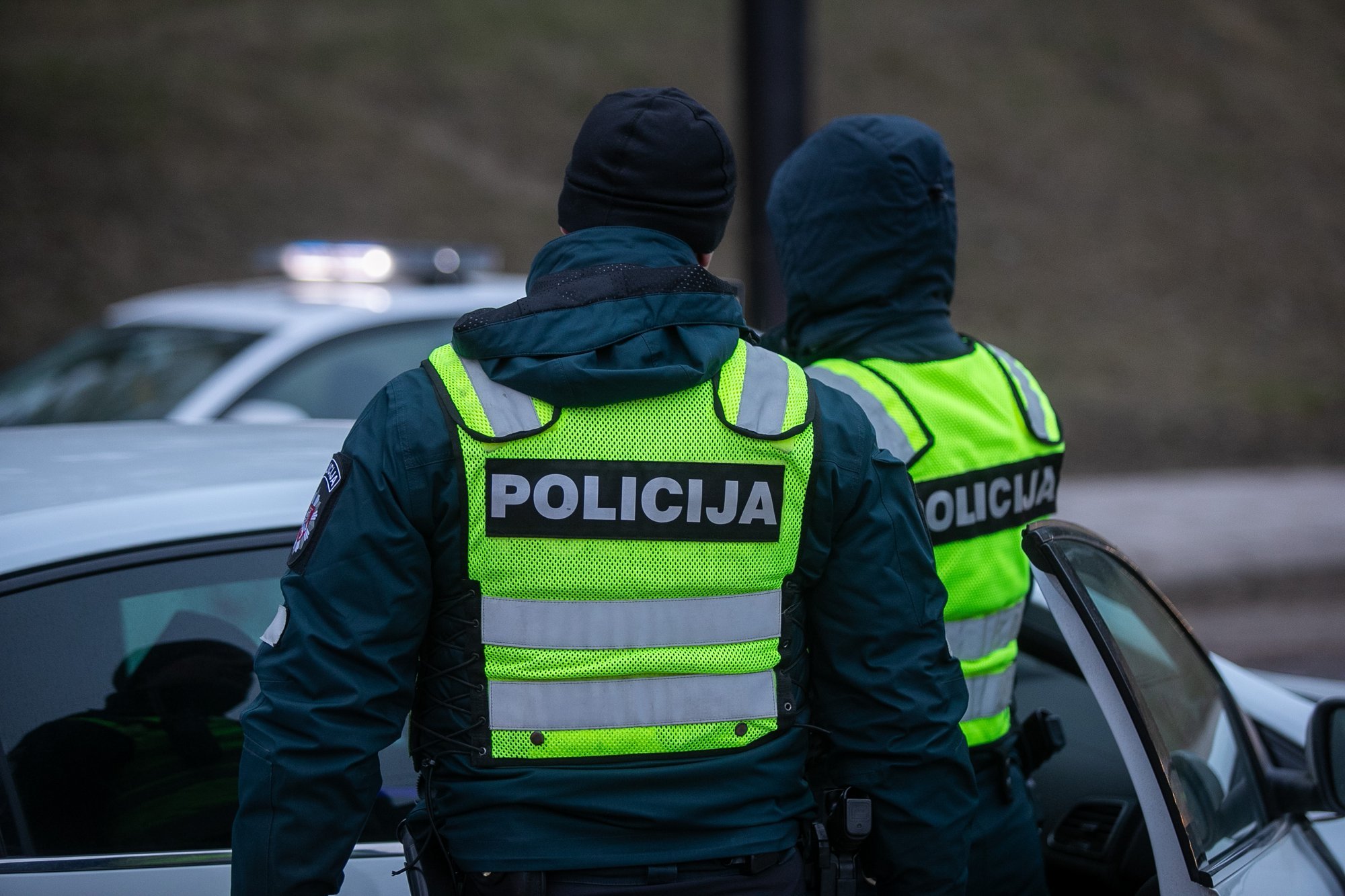 Drunk driver crashes into barriers and another car in Šiauliai