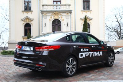 "KIA Optima"