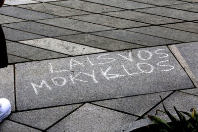 „Šeimų sąjūdžio“ protesto akcija prie Kauno savivaldybės