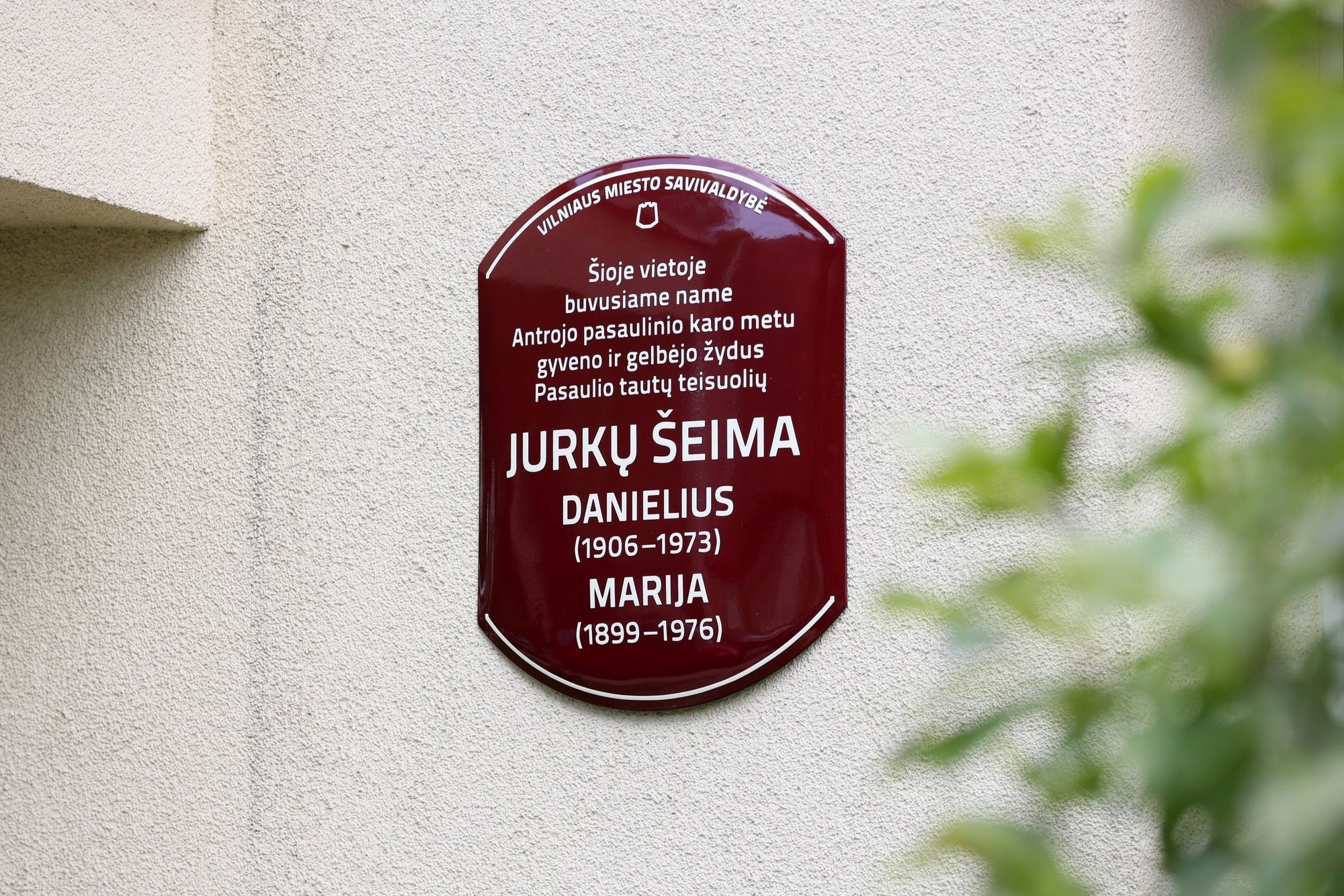 Vilnius unveils memorial plaques for prominent Lithuanian figures