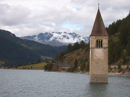 Resčensė, Italija