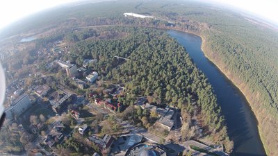 Panašūs vaizdai turėtų atsiverti keliantis keltuvu