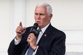 „Tik padrąsino Rusiją“: buvęs JAV viceprezidentas išjuokė Trumpo politiką