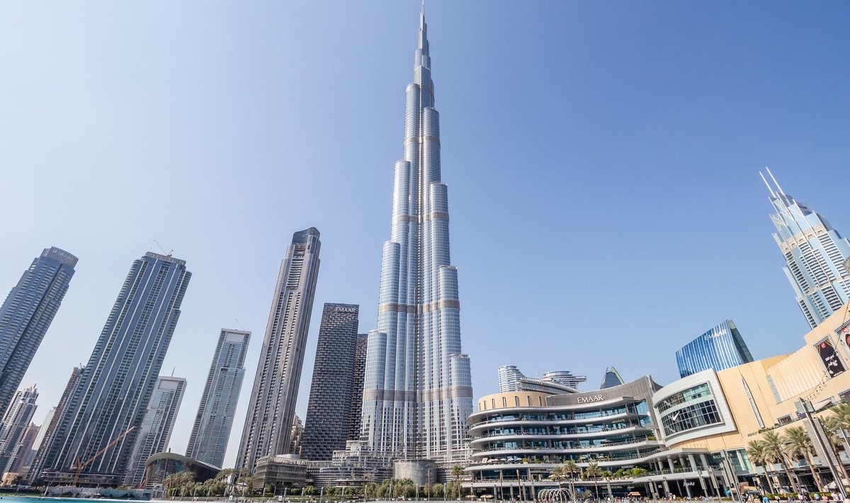 „Burj Khalifa“ aukštis – 828 metrai