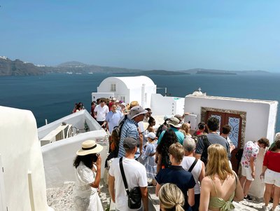 Turistinių vietų svarbu nepraleisti, tačiau kartais dėl didelių žmonių srautų norisi ir aplenkti