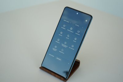 Asus Zenfone 8