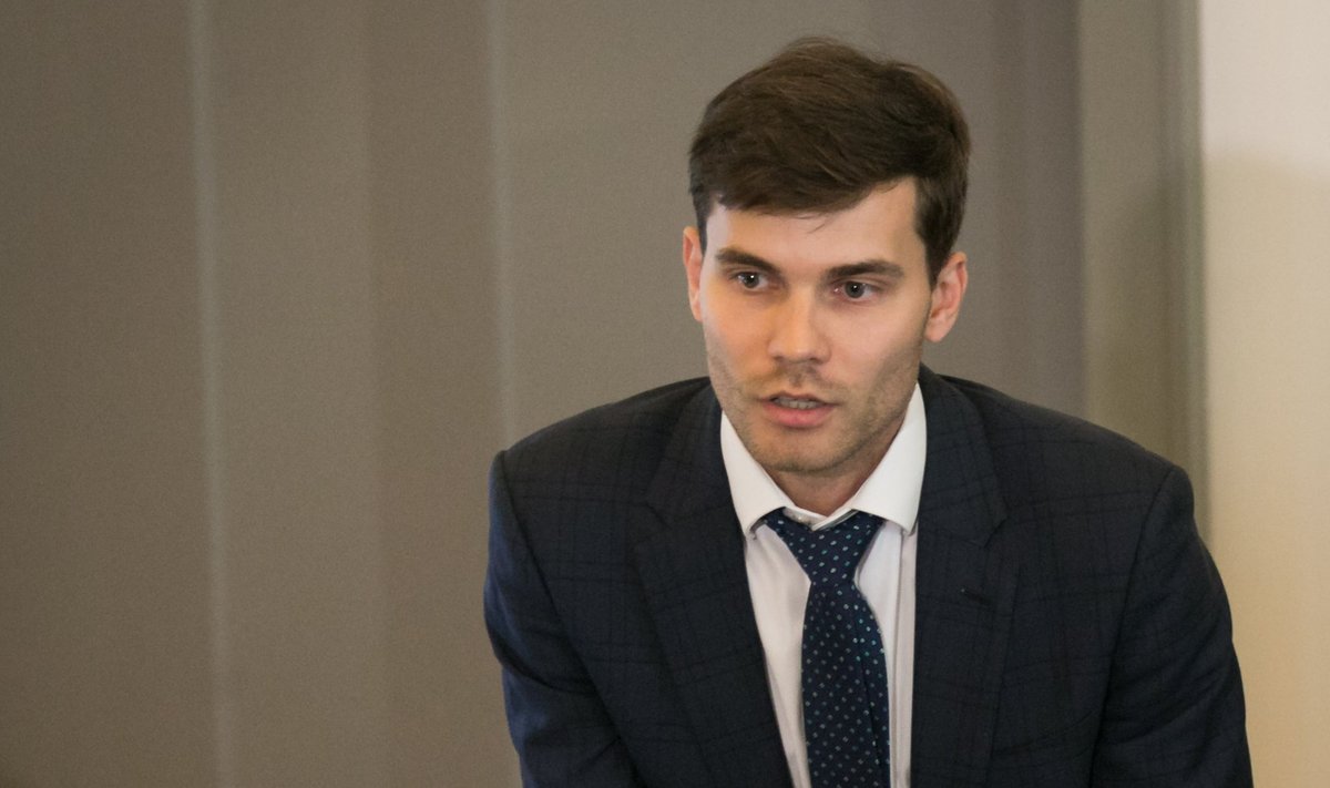 Stepukonis Prokuratūra prašo teismo įpareigoti Stepukonį toliau dėvėti apykoję ...