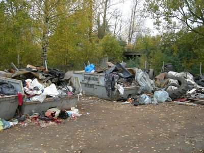 Neprižiūrima atliekų surinkimo aikštelė