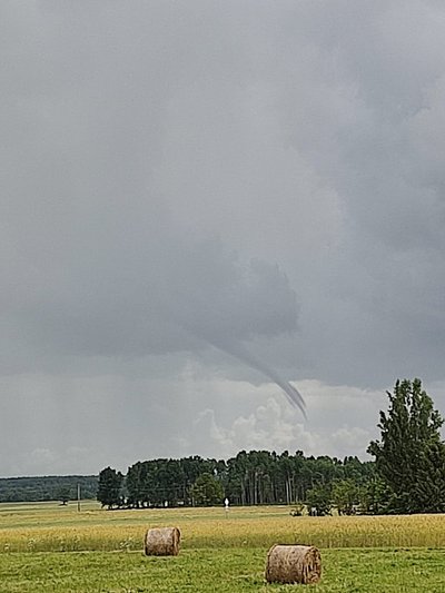 Viesulas Skuodo raj. Augzelių kaimas