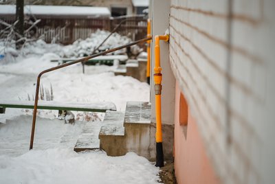 Moteris ne kartą grasino susprogdinti dujas