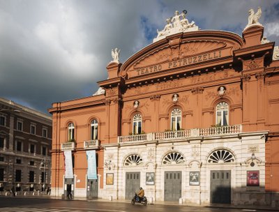 Teatro Petruzzelli teatras, Baris