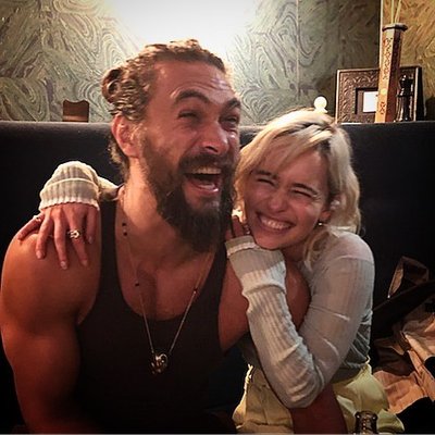 Emilia Clarke ir Jasonas Momoa