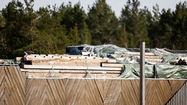 Garsus verslininkas įklimpo dėl nelegalių statybų Nidos paplūdimyje: inspektorius bandė įvelti į savo žaidimą