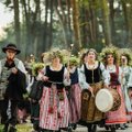 Neringa ruošiasi Joninėms: ilgąjį savaitgalį džiugins folkloro festivalio renginiais