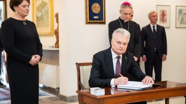 President and first lady honoured memory of Pope