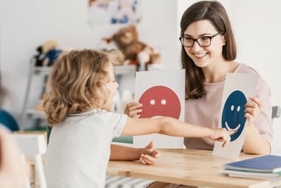 Ugdydami teisingus vaikų įpročius, dėmesį kreipkite į emocijas