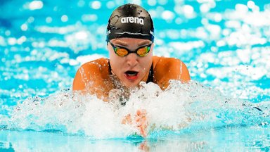 Pusfinalio barjerą įveikusi Meilutytė pasaulio čempionate kausis dėl medalių