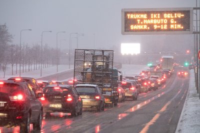 Automobilių eismas žiemą