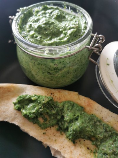 I. Augustinienė pesto gamina iš dilgėlių