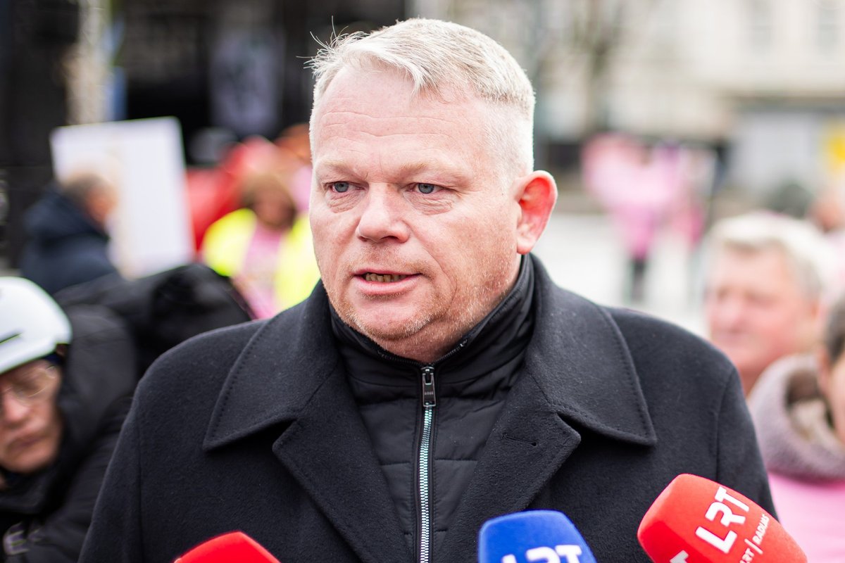 Agriculture minister denies discussing sector with Skvernelis amid corruption probe