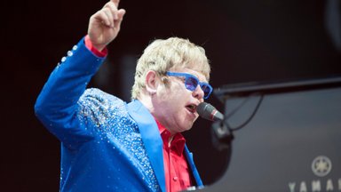 Eltonas Johnas: „nenusileisime“, ieškodami atsakymų į nerimą keliančius DI klausimus