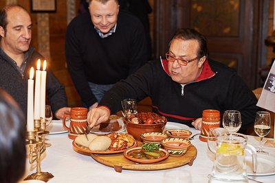 Robertino Loreti lankosi Kauno restorane (A. Mažeikos nuotr.)