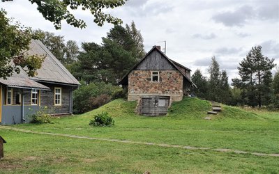 Turto bankas ruošia pardavimui poilsio paskirties pastatą Papėje