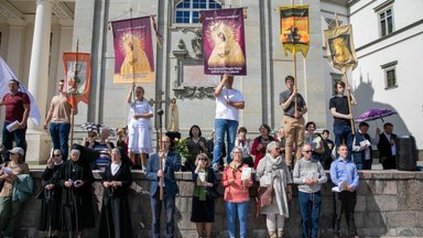 LGBTIQ eitynių dalyvis nuteistas už smurtavimą prieš Lietuvos šeimų sąjūdžio atstovus